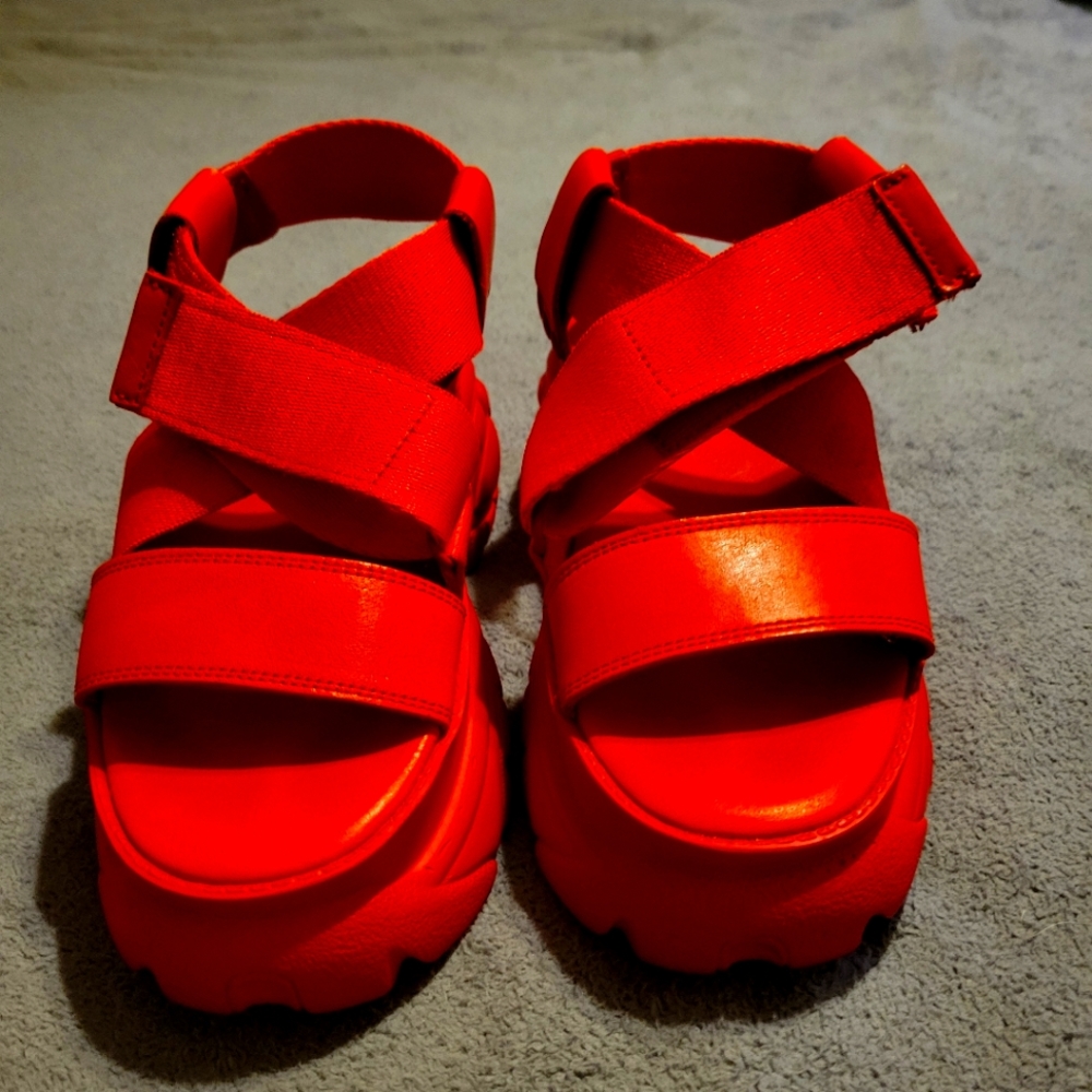 Buffalo Pratform Sandal